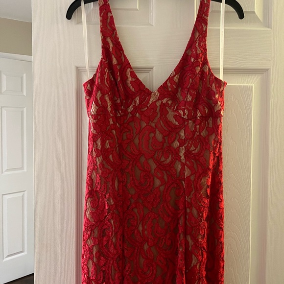 BCBGeneration Red Lace Gown, size 4 - Picture 2 of 9